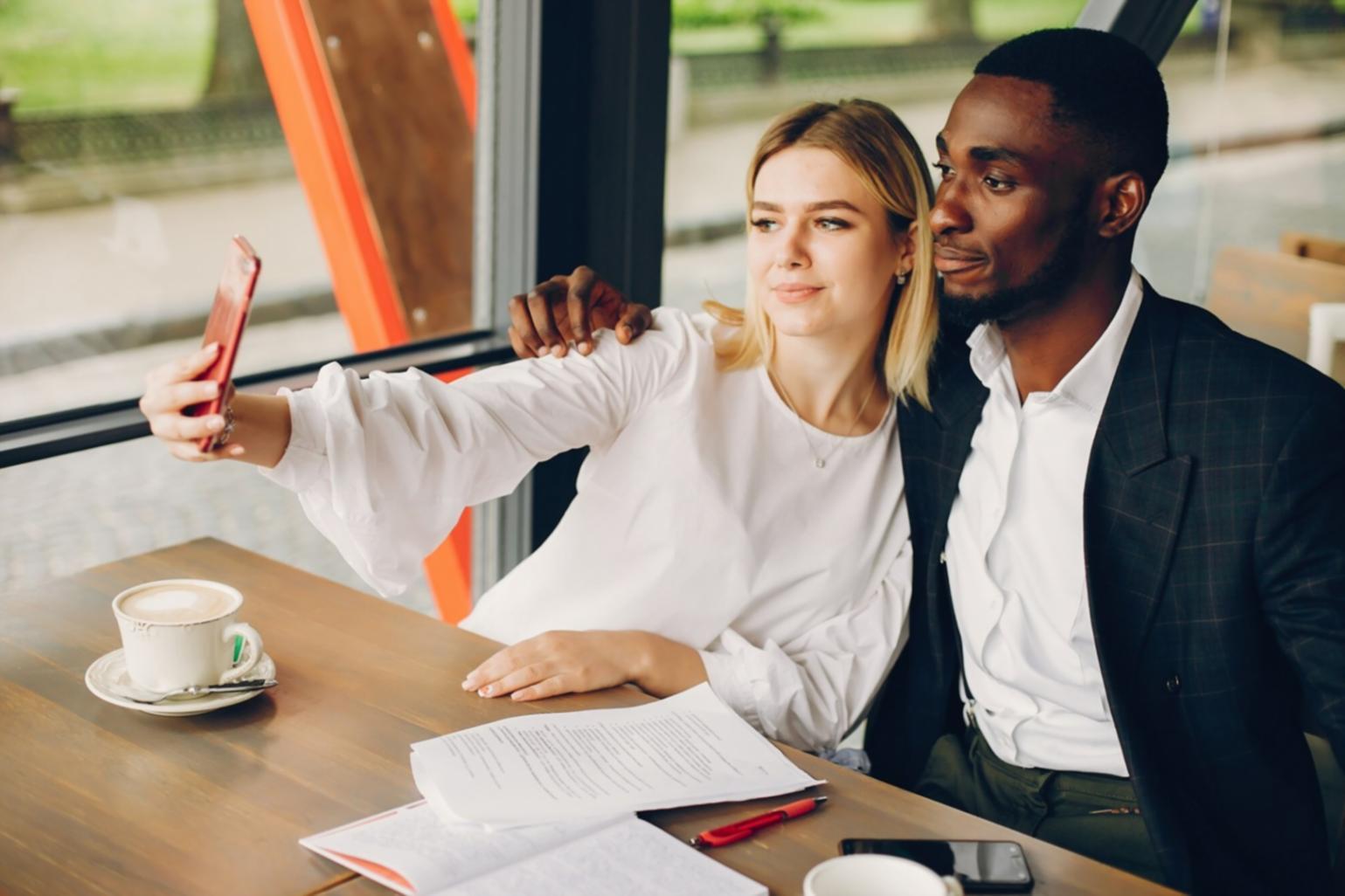 Equipo de fyrivonexal trabajando en estrategias de escalado empresarial